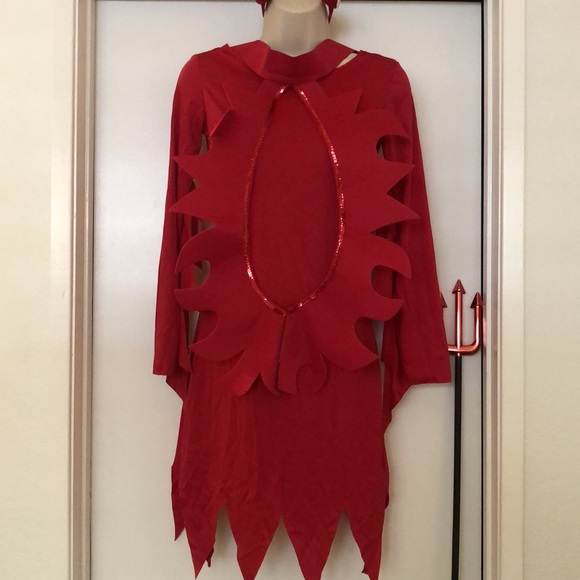 Devil costume includes dress/ neck accessory horns/ pitchfork size S - Picture 2 of 3
